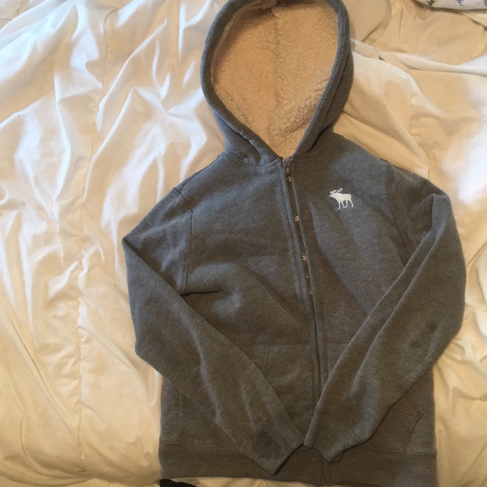 Grey Abercrombie sweatshirt
